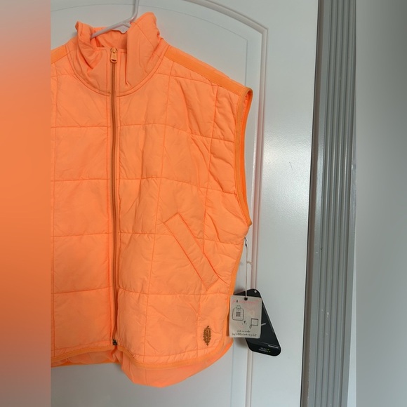 Free People Movement Pippa Packable Puffer Vest Neon
Clementine Size large - Picture 8 of 13